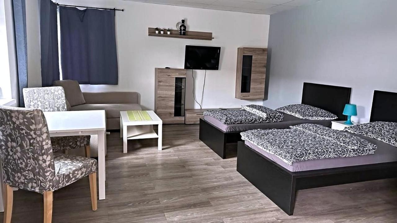 Aparthotel DKS Chomutov Exterior foto